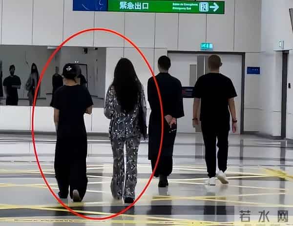 宋妍霏为什么会混血