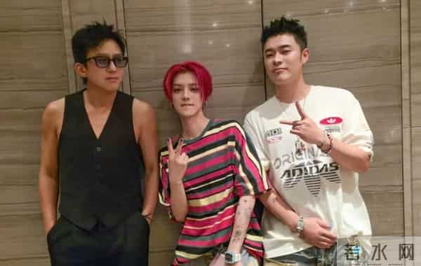 邓超与安以轩开房被抓