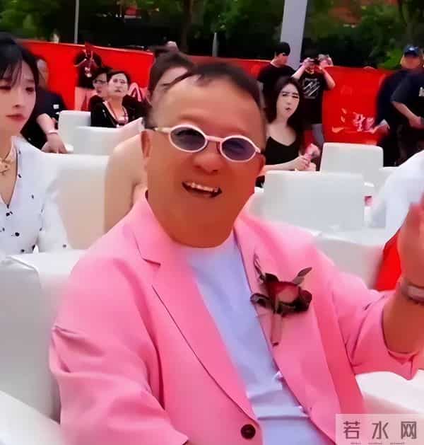 杨爸网上遛鸟的原视频