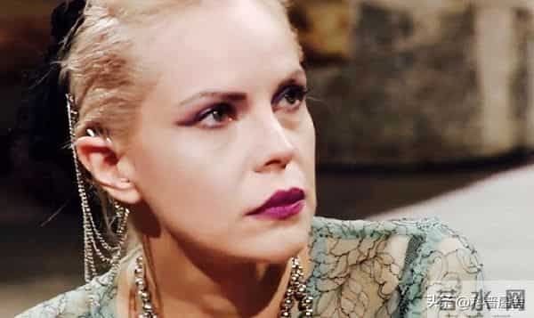 朱莉王承认自己不是通灵者