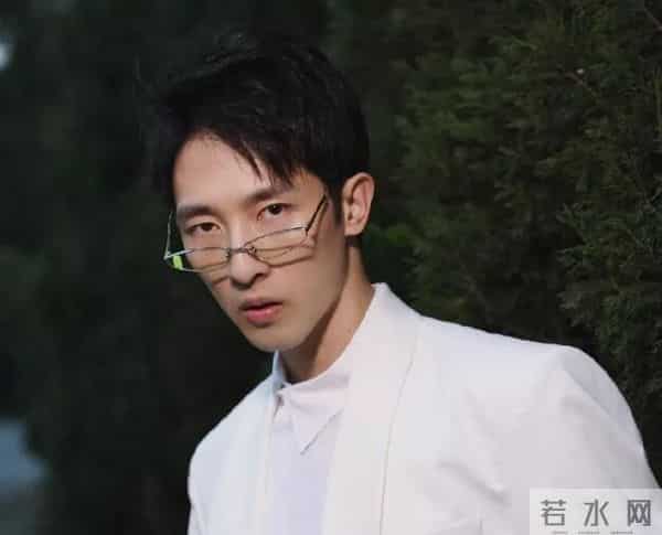 阿沁是怎么成为网红的