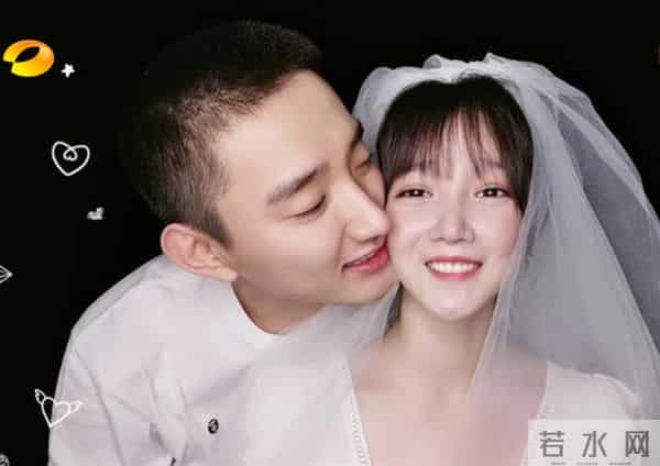 于小彤刘美含接吻