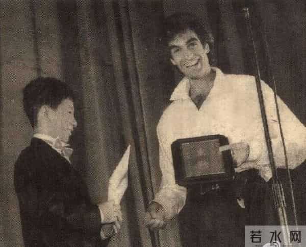 刘谦为什么被央视封