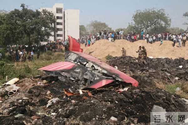 空难后的一男六女