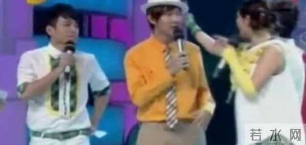 谢娜掐多多脖子