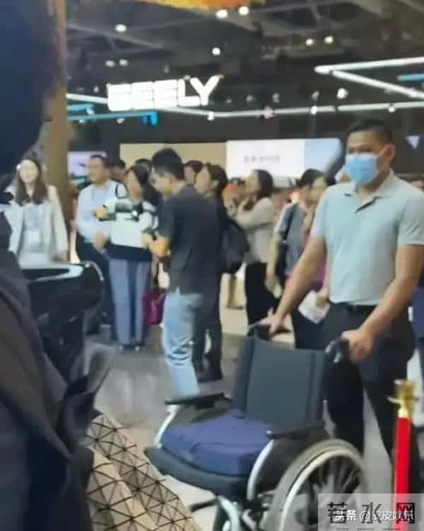 刘銮雄玩李嘉欣肉丸照片