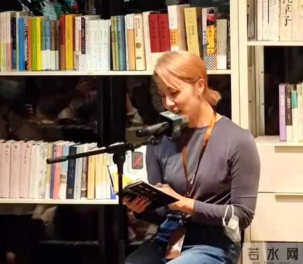 费启鸣辟谣与何炅牵手