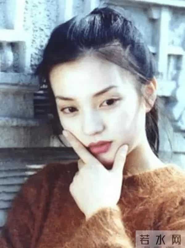 赵薇军旗装事件