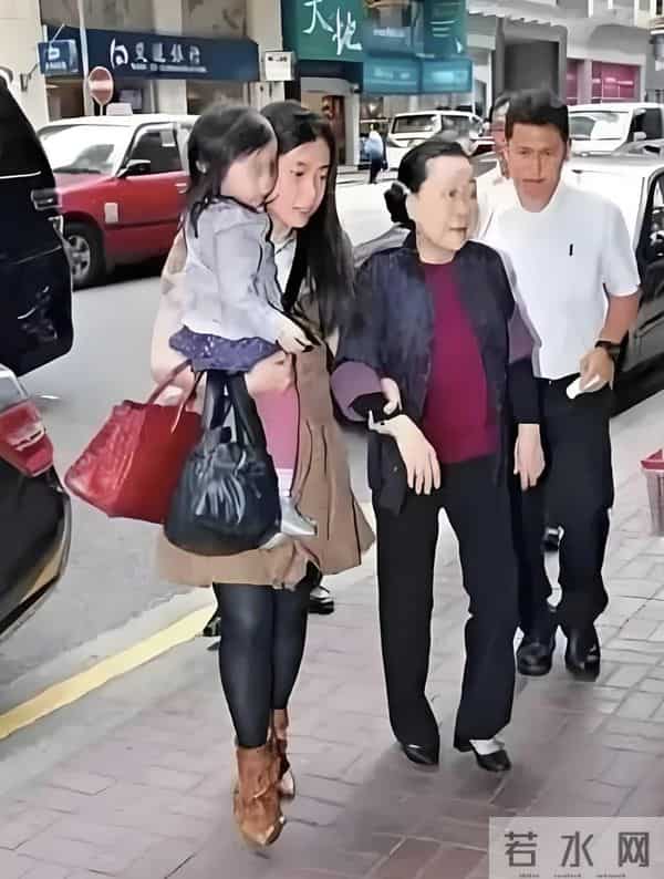 刘銮雄怎样玩关之琳