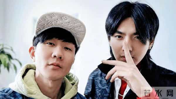 吴亦凡接机潘玮柏