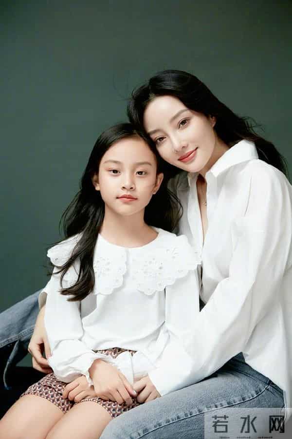 贾乃亮父母是做什么的