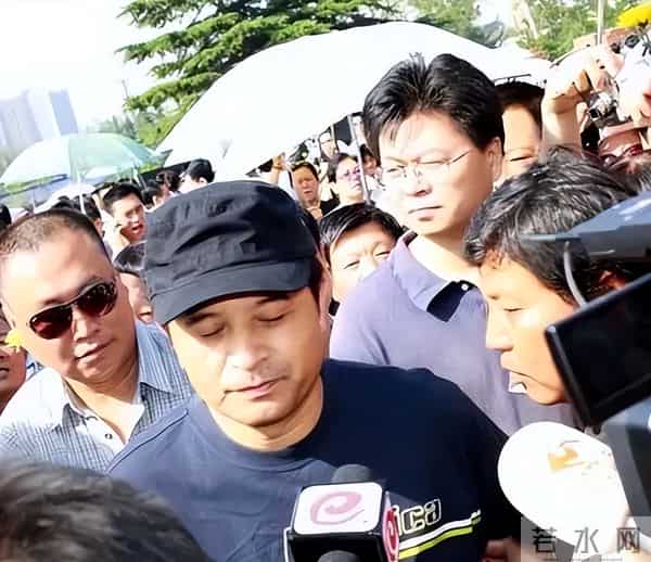 毕福剑是朱军害的