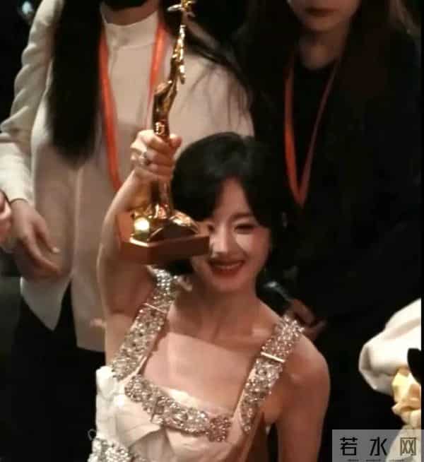 曝赵丽颖接戏新条件