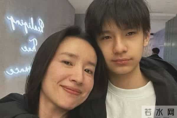 董洁首谈离婚风波影响