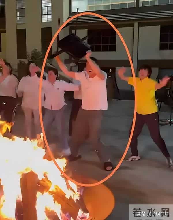 许晴和李亚鹏霸气宣布恋情