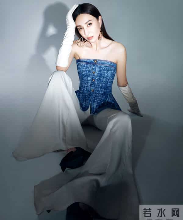 郑希怡掉抹胸图片