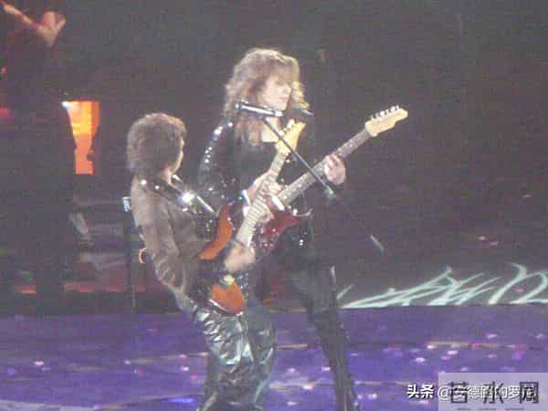 我问天问大地是什么歌