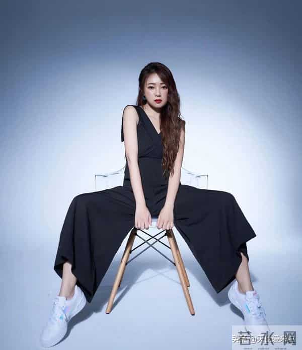 黑涩会美眉丫头资料