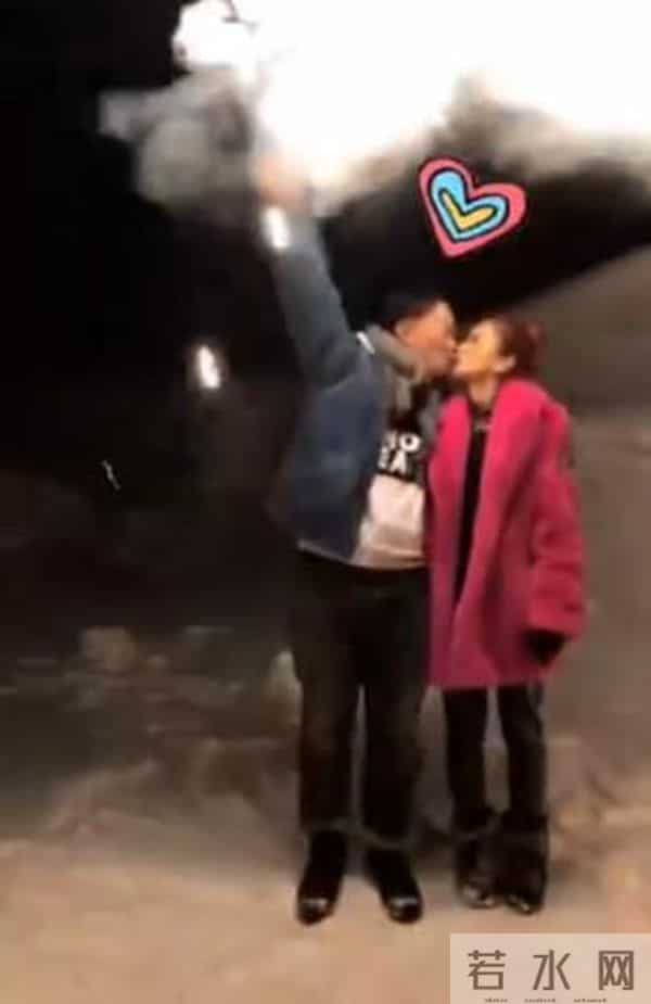 陈奕迅舌吻何韵诗