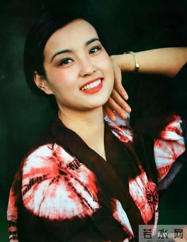 何韵诗陈奕迅热吻