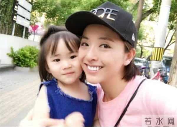 黄小蕾为什么被迪士尼终身禁入