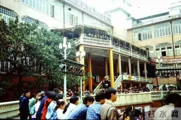 胡歌为繁花捐出妈妈用过的缝纫机