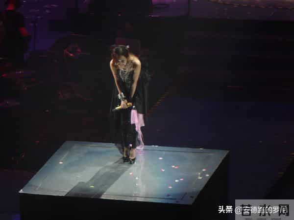 我问天问大地是什么歌