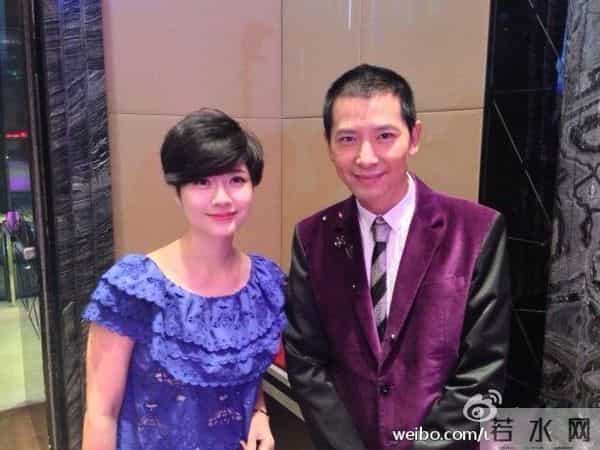 何炅和戴军国外kiss