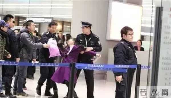 唐安琪烧伤再出新内幕