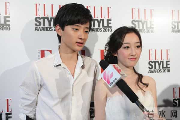 于小彤刘美含接吻