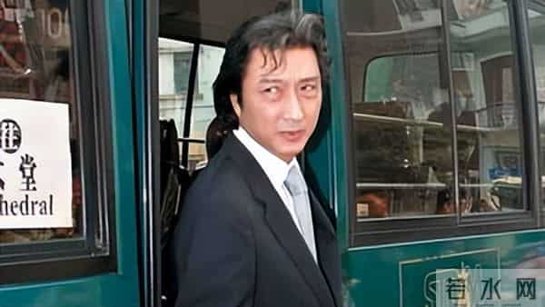 何超英为什么会疯掉