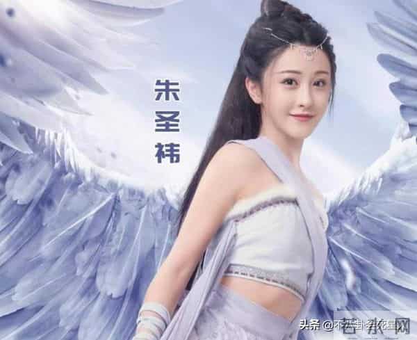 张芷溪整容前后