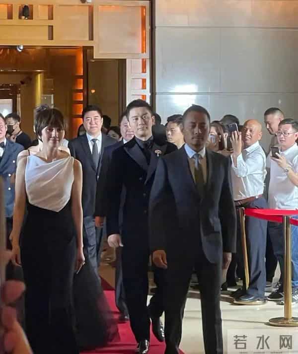 张涵予回应脸黑的原因