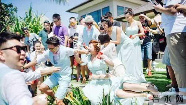 包贝尔婚礼柳岩做了什么