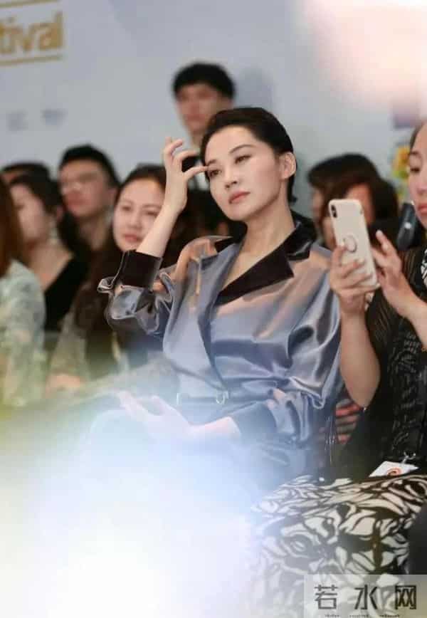 许晴只有一个头吗