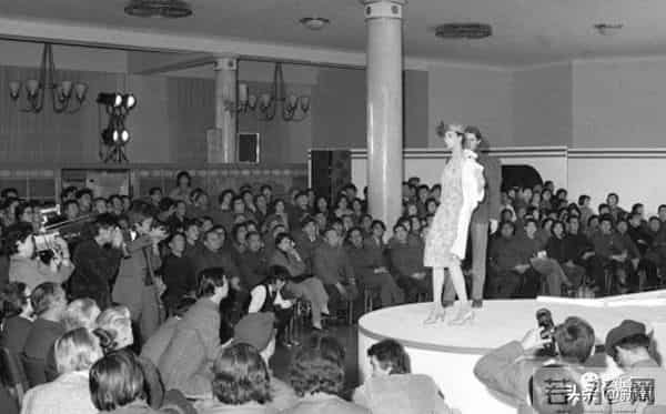 何韵诗陈奕迅热吻