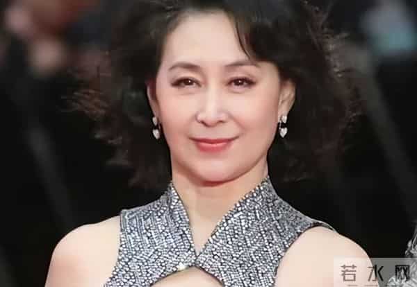 许晋亨如何评价何超琼