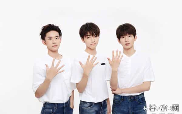 王源连拿四个奖