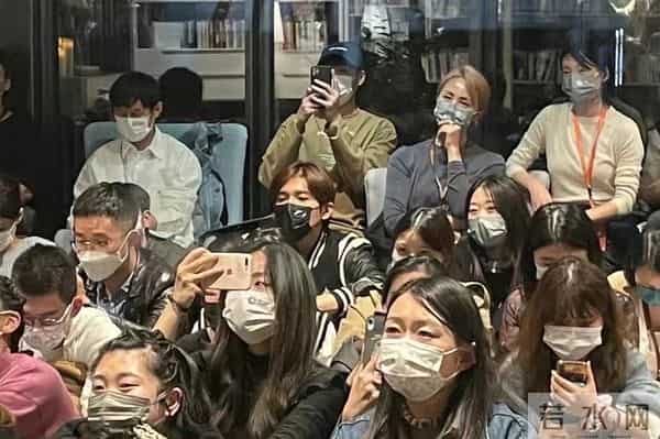 费启鸣辟谣与何炅牵手