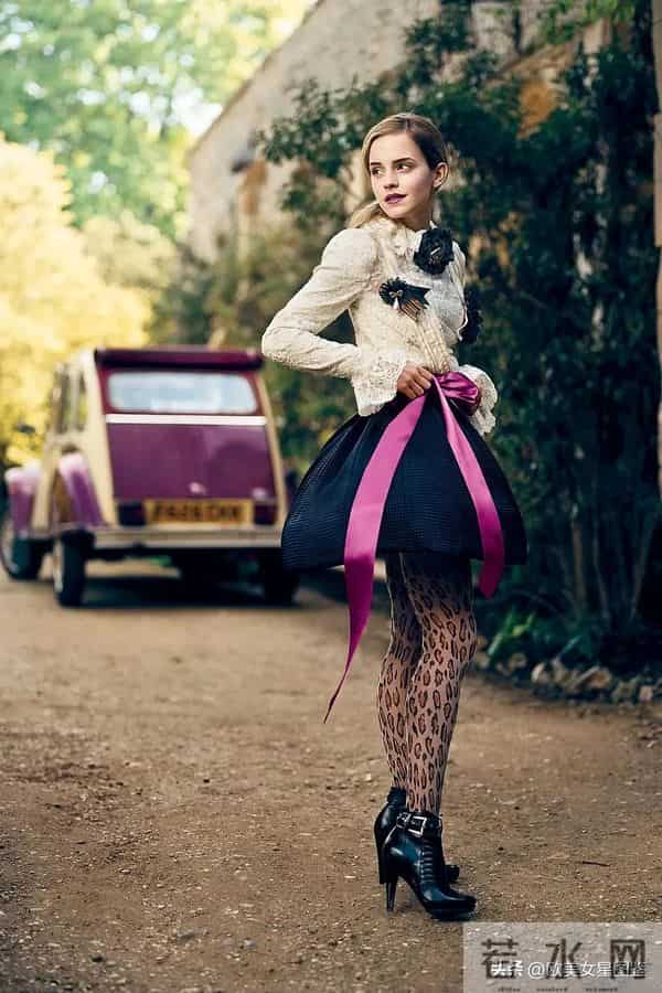 艾玛沃特森吸奶