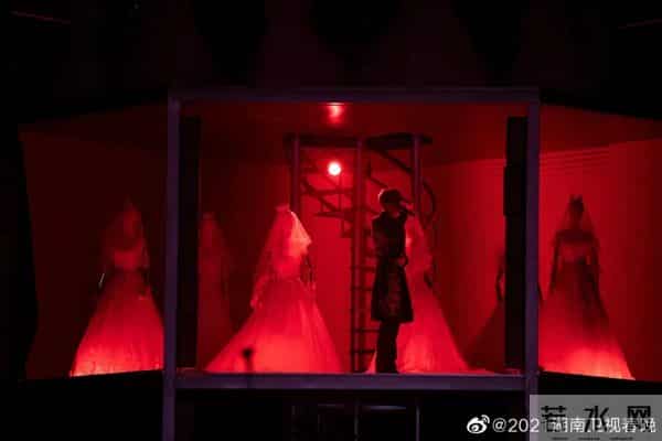 此刻我独领风搔是什么歌