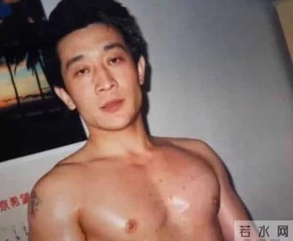 向华强在北京被谁打