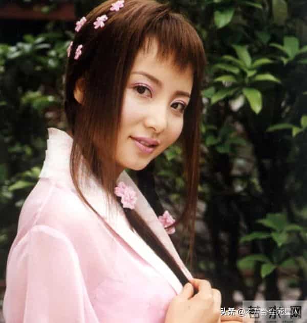 张芷溪整容前后