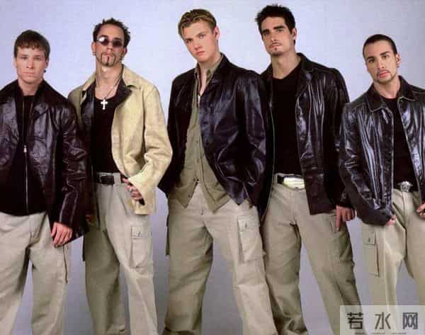 后街男孩解散了吗