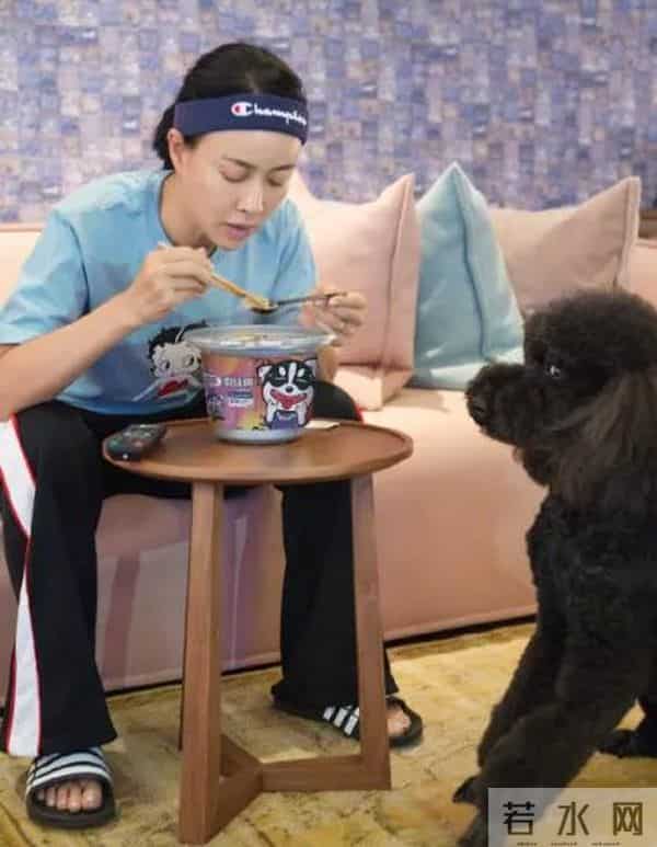 那英买菜路上唱春暖花开