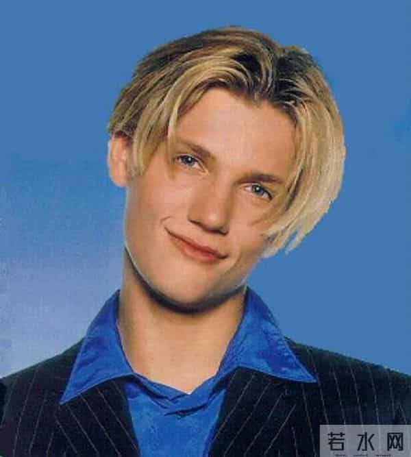 后街男孩解散了吗