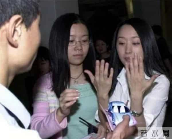 杨钰莹为什么退出歌坛