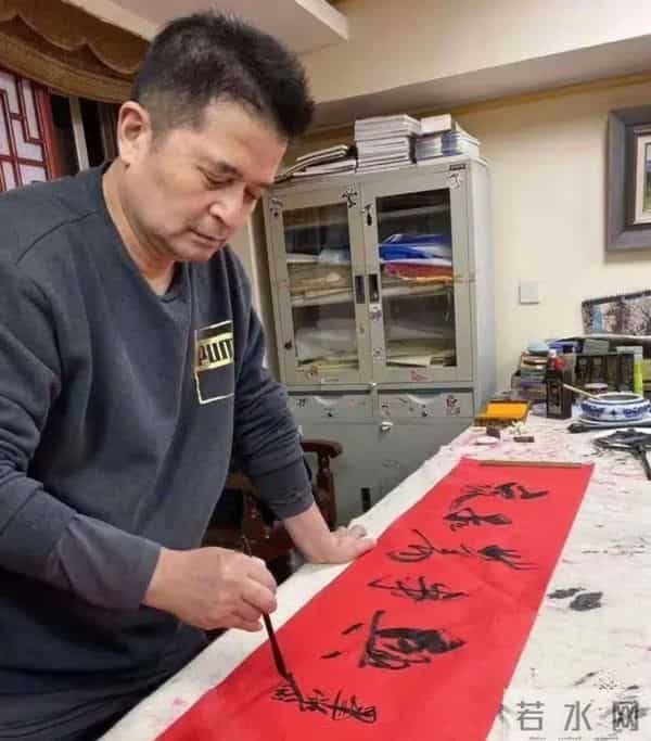 毕福剑是朱军害的