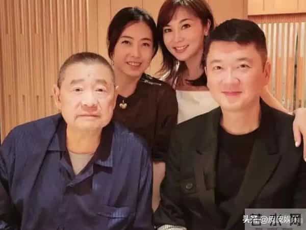 刘銮雄玩李嘉欣肉丸照片