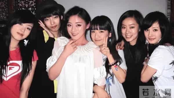 袁姗姗是于正的妻子